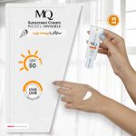 کرم ضدآفتاب بی‌رنگ ام کیو SPF50 مدل INVISIBLE، مناسب پوست‌های چرب، حجم 55 میلی‌لیتر